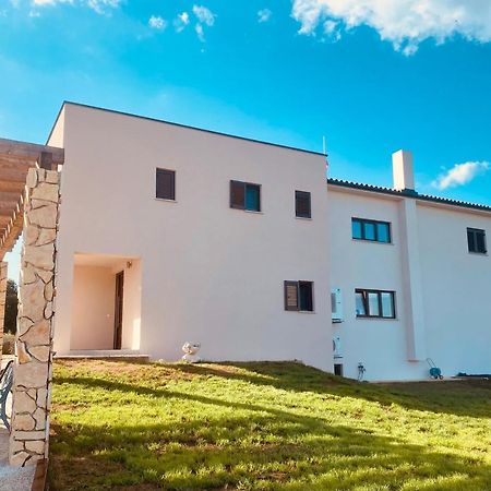 Villa Fluggi Near Labin Santalezi Exterior photo