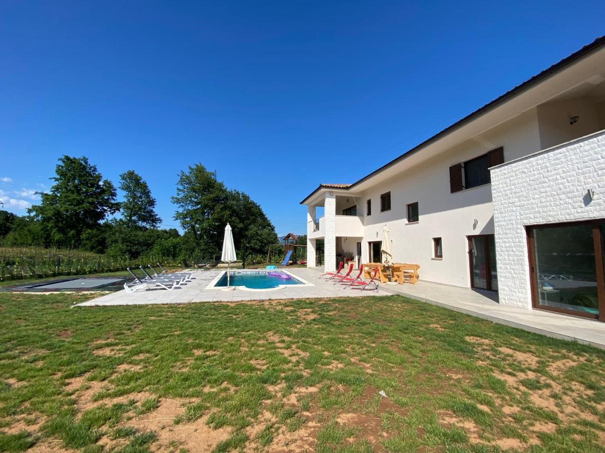 Villa Fluggi Near Labin Santalezi Exterior photo
