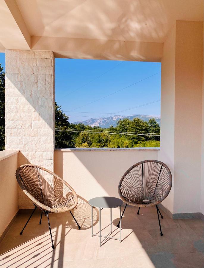 Villa Fluggi Near Labin Santalezi Exterior photo